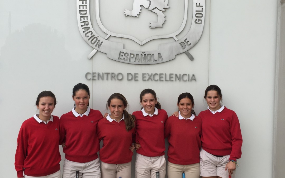 Visita de las Chicas de la Federación Vasca al Centro de Excelencia de la RFEG