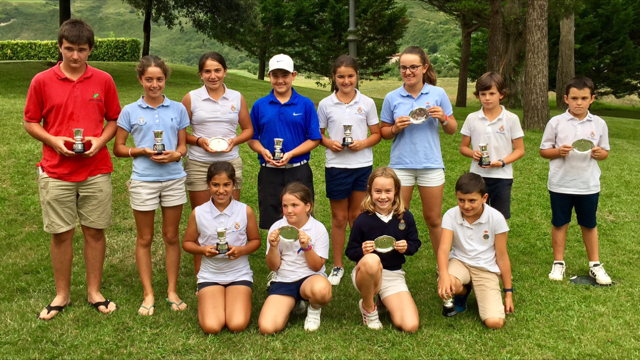 De los Ríos / Aizpurua (Infantiles), Perez / López-Lanchares (Alevines) y Elosegui / Iraola (Benjamines) Campeones Infantil de Zarauz