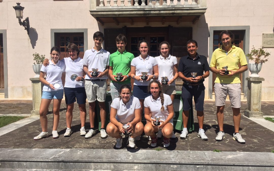 O. Etxezarreta / A. Ubide (Femenino) y E. de los Rios / I. Camba (Masculino) Campeones del País Vasco Dobles