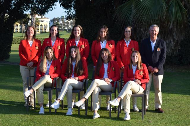Oihana Etxezarreta con el equipo nacional segundas en el Cuadrangular de Costa Ballena