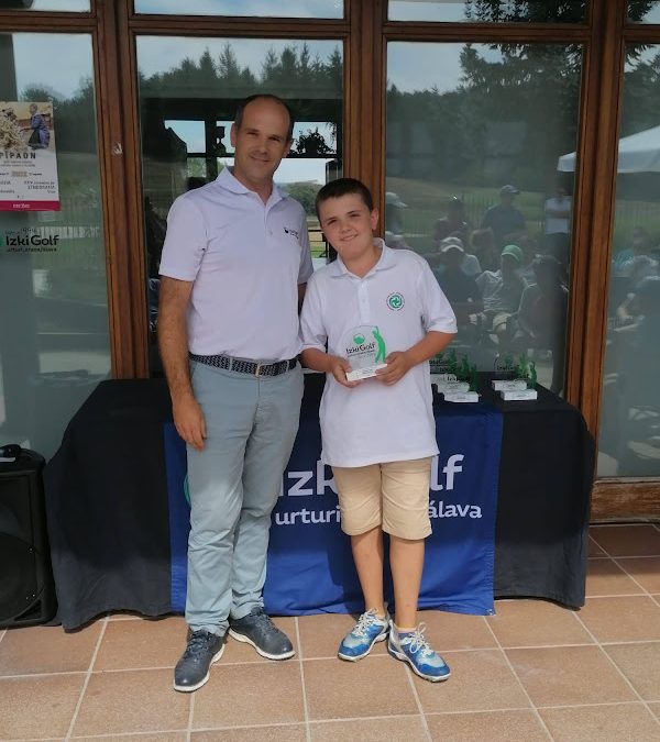 Victorias de M.Dearden/A.Gonzalez (Infantil), J.Ortiz /M. Rosillo (Alevin), L.Oria/N.Gutierrez (Benjamin) Campeones de Izki Infantil