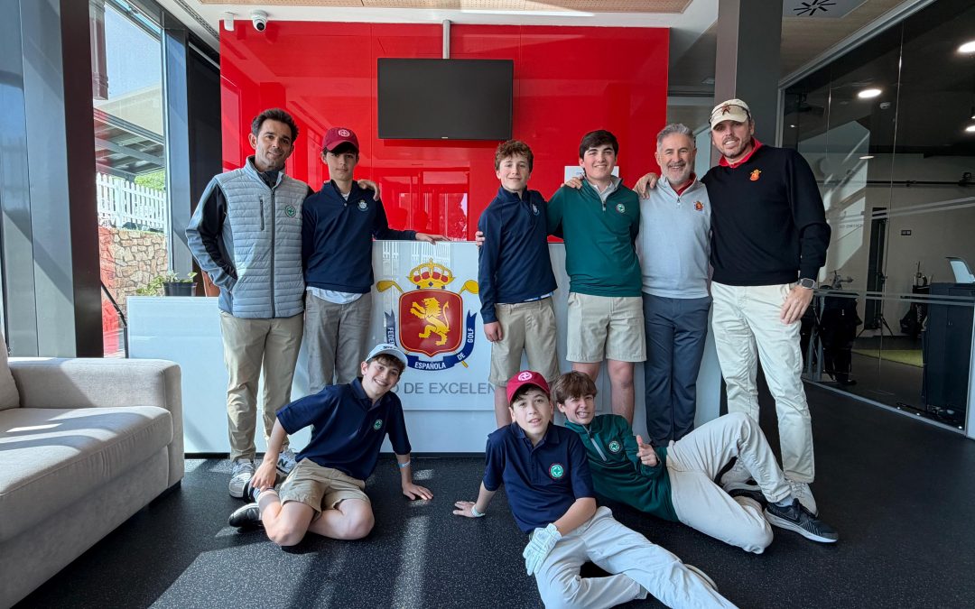 Seis jugadoras vascos han visitado las instalaciones del Centro de Excelencia de la RFEG